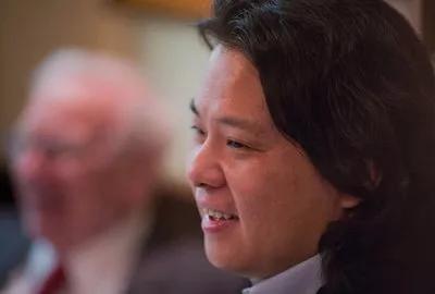 ATFX：股神慈善午宴拍卖“创纪录”，神秘人物震撼“亮相”