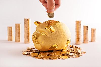 金价高位震荡回落，珠宝商却仍看多黄金力劝投资者入手