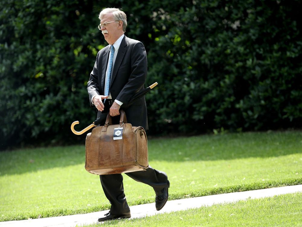 博尔顿已经离场了，但那个真正能够左右石油市场的人还在