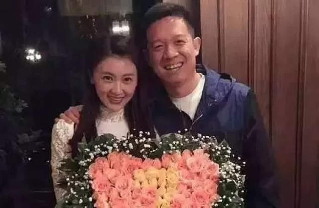 申请破产的贾跃亭老师，一则离婚的消息在周末再度刷屏