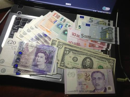 如何买卖外汇赚钱